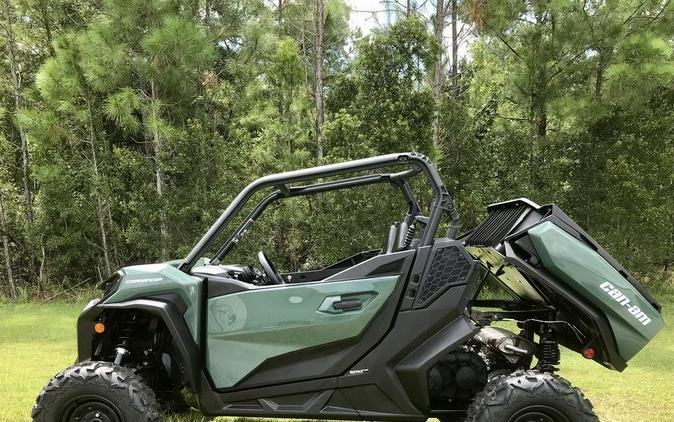 2023 Can-Am Commander DPS 700