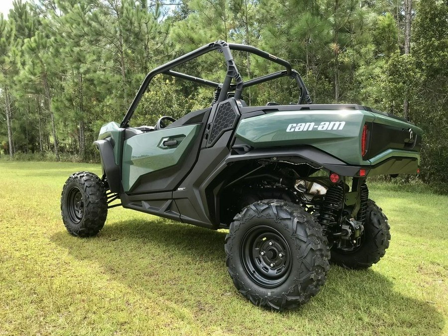 2023 Can-Am Commander DPS 700