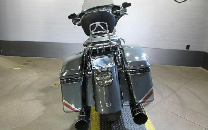 2016 Harley-Davidson® FLHXS - Street Glide® Special