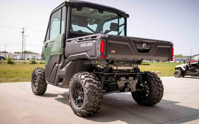 2024 Can-Am® Defender DPS CAB HD9