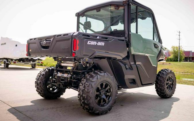 2024 Can-Am® Defender DPS CAB HD9