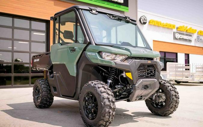 2024 Can-Am® Defender DPS CAB HD9