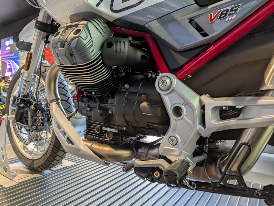 2025 Moto Guzzi V85 TT