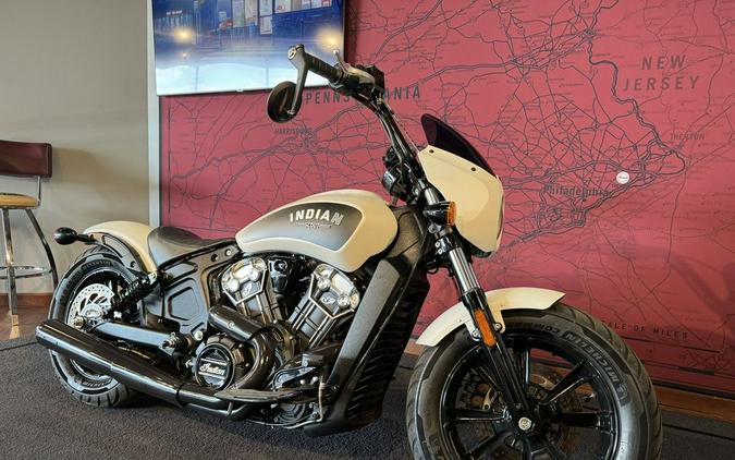 2019 Indian Motorcycle® Scout® Bobber ABS White Smoke