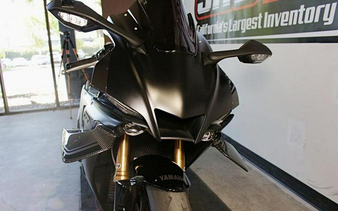 2025 Yamaha YZF-R1