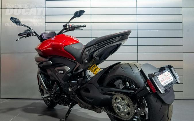 2026 Ducati XDiavel V4 Burning Red