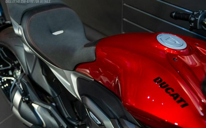 2026 Ducati XDiavel V4 Burning Red