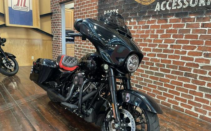 2018 Harley-Davidson FLHXS - Street Glide Special