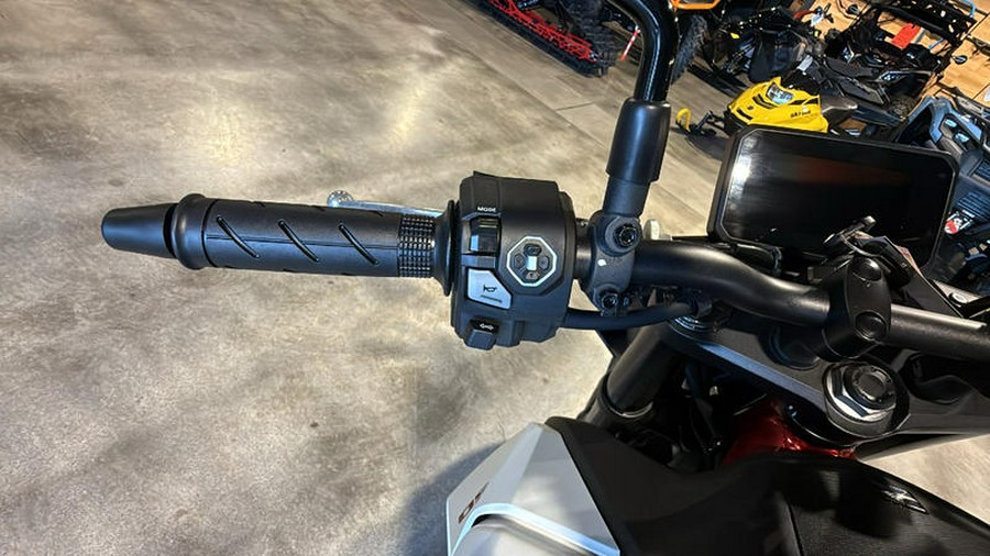 2025 Honda® CB750 Hornet