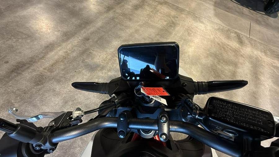 2025 Honda® CB750 Hornet