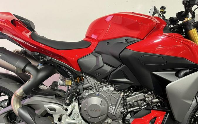 2026 Ducati Streetfighter V2 S V2