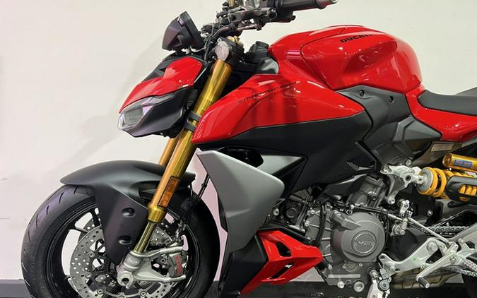 2026 Ducati Streetfighter V2 S V2