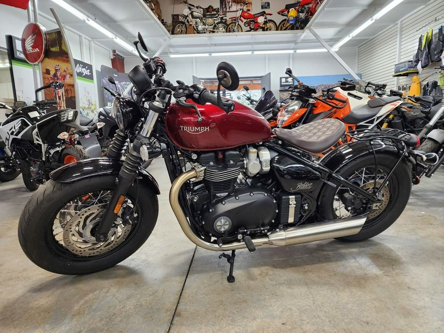 2022 Triumph Bonneville Bobber Cordovan Red