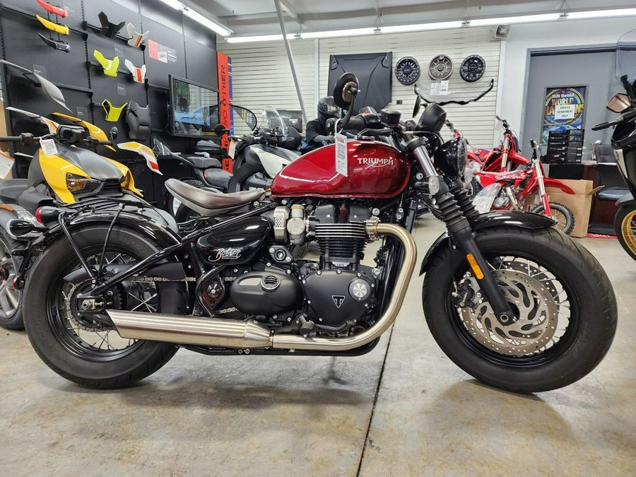 2022 Triumph Bonneville Bobber Cordovan Red