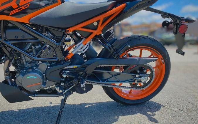 2023 KTM 200 Duke