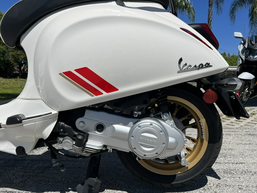 2022 Vespa Sprint 50 Racing Sixties