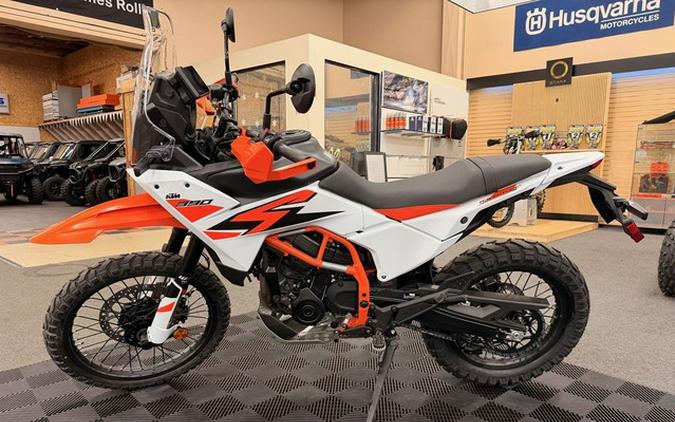 2026 KTM Adventure 390 R