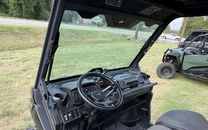 2025 Can-Am Defender XT HD9