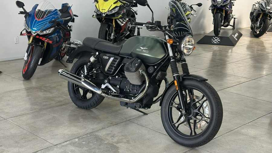 2015 Moto Guzzi V7 Stone