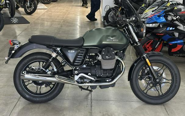 2015 Moto Guzzi V7 Stone