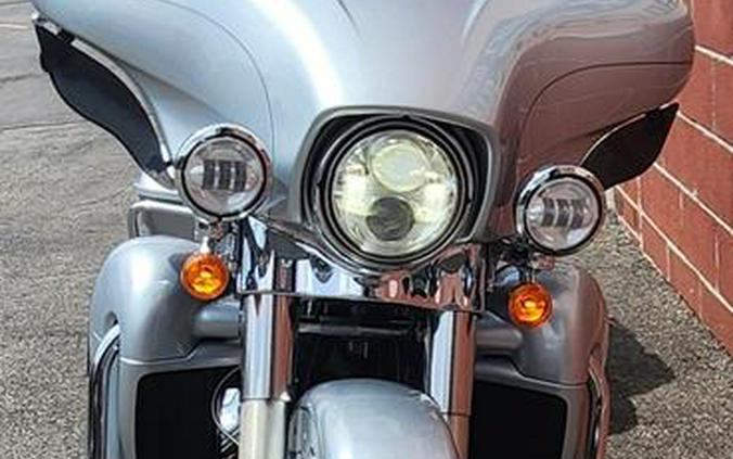 2015 Harley-Davidson® FLHTCUL - Electra Glide® Ultra Classic® Low