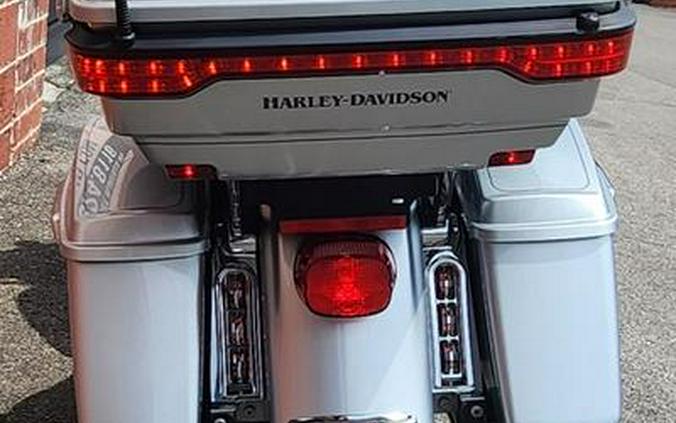 2015 Harley-Davidson® FLHTCUL - Electra Glide® Ultra Classic® Low