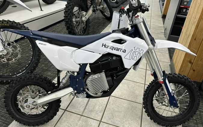 2027 Husqvarna Motorcycles EE 5
