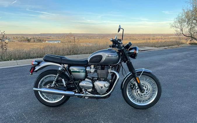 2022 Triumph Bonneville T120 Gold Line