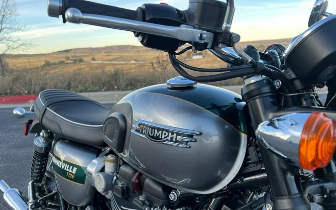 2022 Triumph Bonneville T120 Gold Line