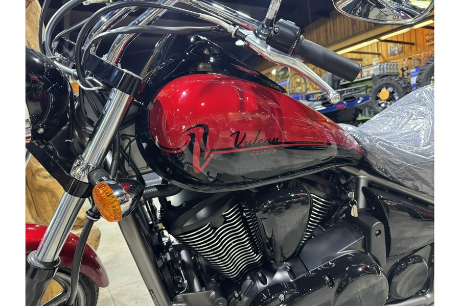 2025 Vulcan® 900 Custom - Candy Fire Red / Ebony - Kawasaki