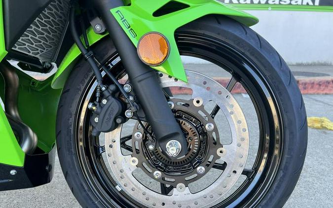 2026 Kawasaki Ninja® 500 SE ABS