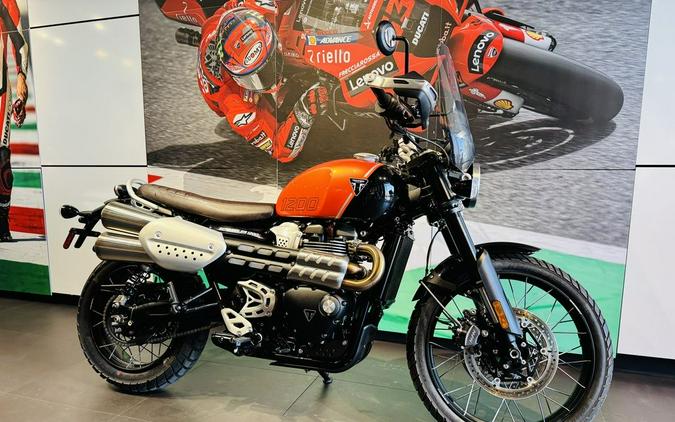 2024 Triumph Scrambler 1200 XE Baja Orange / Phantom Black