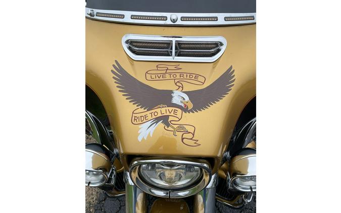 2017 FLHTCUTG - GOLD/BLACK - Harley-Davidson®