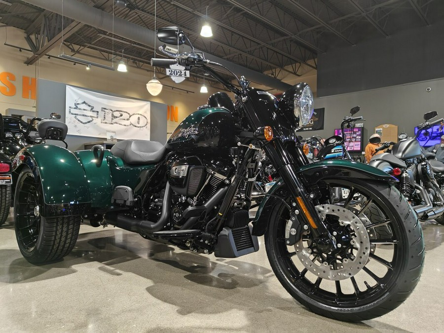 2024 Harley-Davidson Freewheeler Alpine Green / Vivid Black