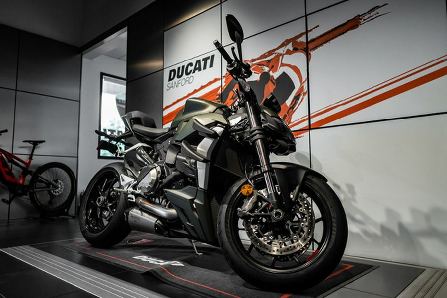 2024 Ducati Streetfighter V2 Storm Green