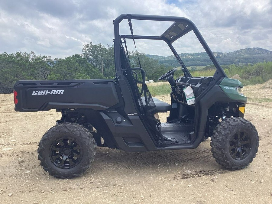 2025 Can-Am™ Defender DPS HD7