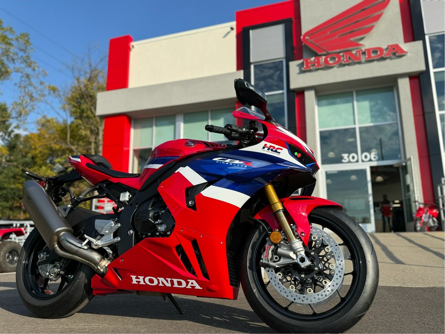 2025 Honda CBR1000RR-R Fireblade SP