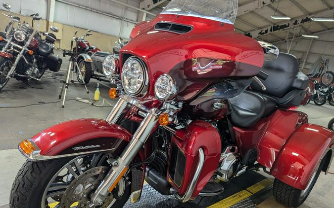 2018 Harley-Davidson Tri Glide Ultra Wicked Red/Twisted Cherry