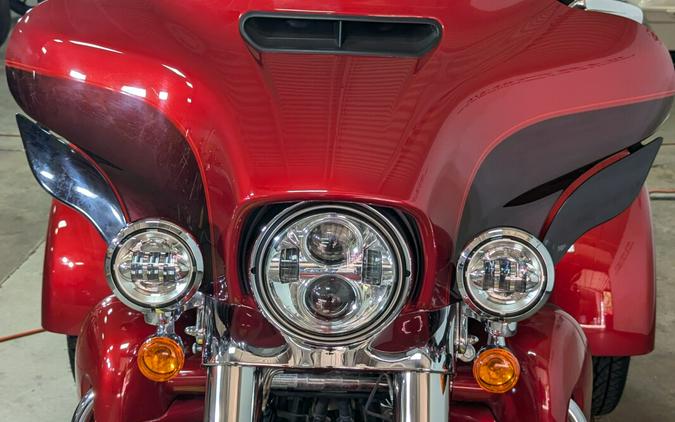 2018 Harley-Davidson Tri Glide Ultra Wicked Red/Twisted Cherry