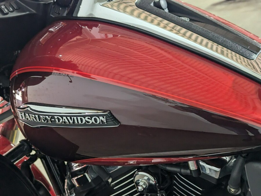 2018 Harley-Davidson Tri Glide Ultra Wicked Red/Twisted Cherry