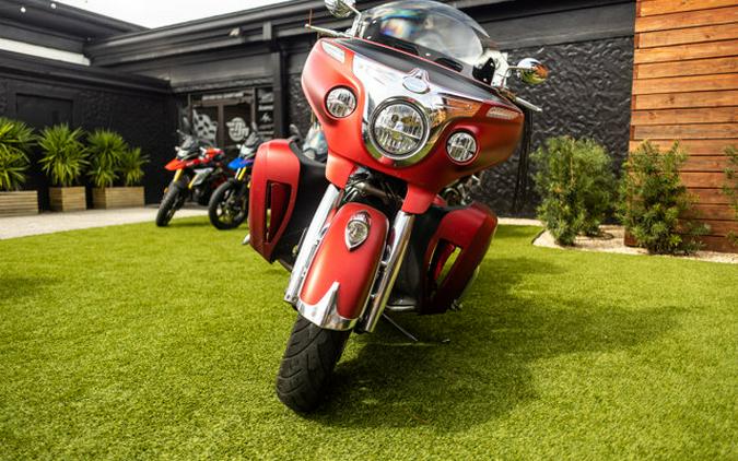 2019 Indian ROADMASTER ICON, RUBY SMOKE/THDR BLK,