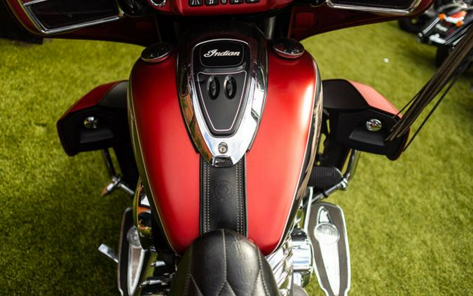 2019 Indian ROADMASTER ICON, RUBY SMOKE/THDR BLK,