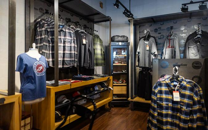 2019 Indian ROADMASTER ICON, RUBY SMOKE/THDR BLK,