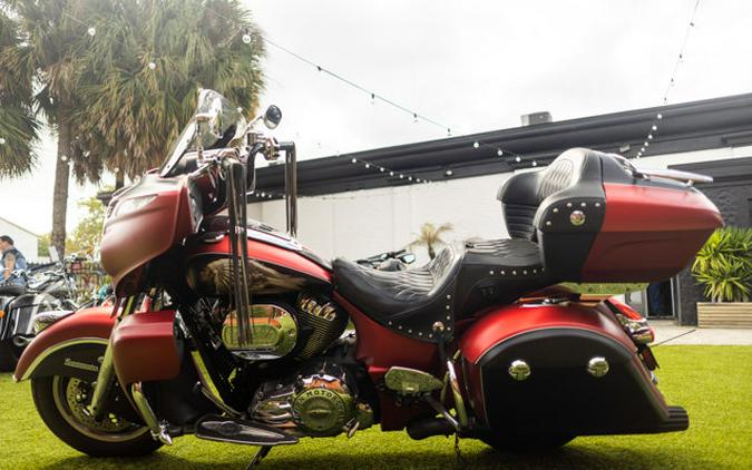 2019 Indian ROADMASTER ICON, RUBY SMOKE/THDR BLK,