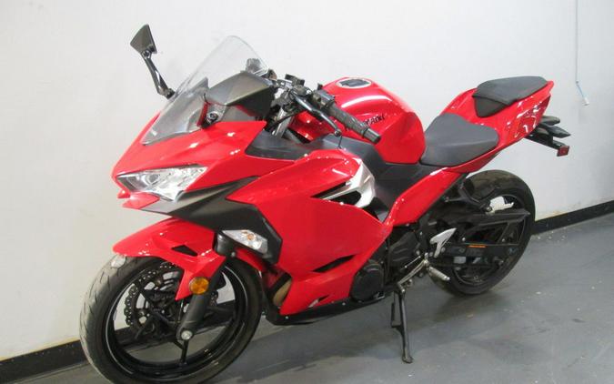 2021 Kawasaki Ninja® 400 ABS Passion Red