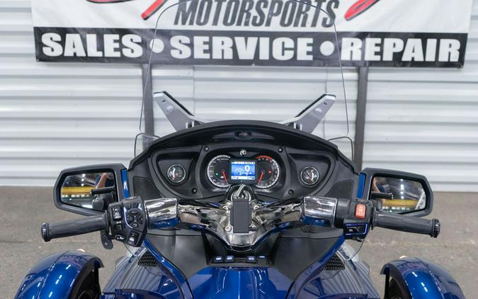 2011 Can-Am Spyder® RT Audio & Convenience SE5