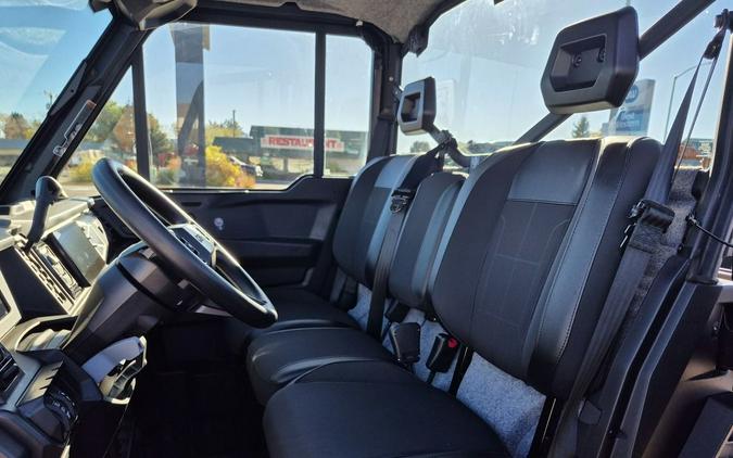 2026 Can-Am® Defender XT CAB HD11 With 10.25 in.display