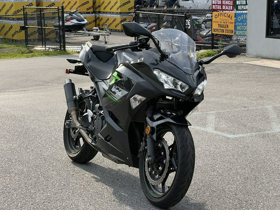 2023 Kawasaki Ninja 400 Matrix Camo Gray/Metallic Matte Carbon
