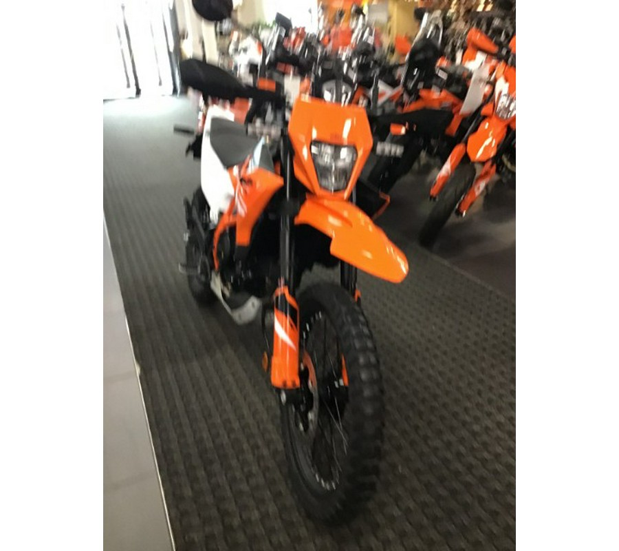 2026 KTM 390 Enduro R