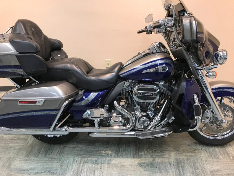 2016 Harley-Davidson CVO Limited Palladium Silver/Phantom Blue FLHTKSE